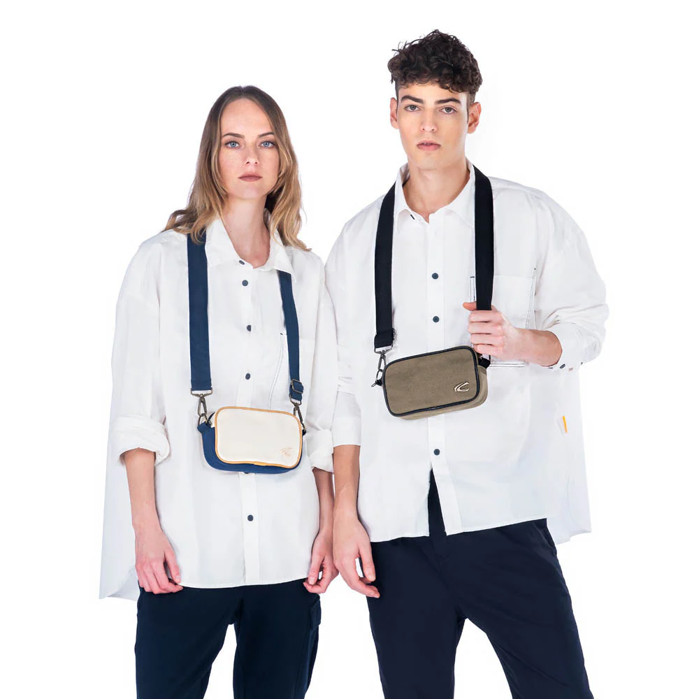 Unisex AW22 Camera Bag - Image 4