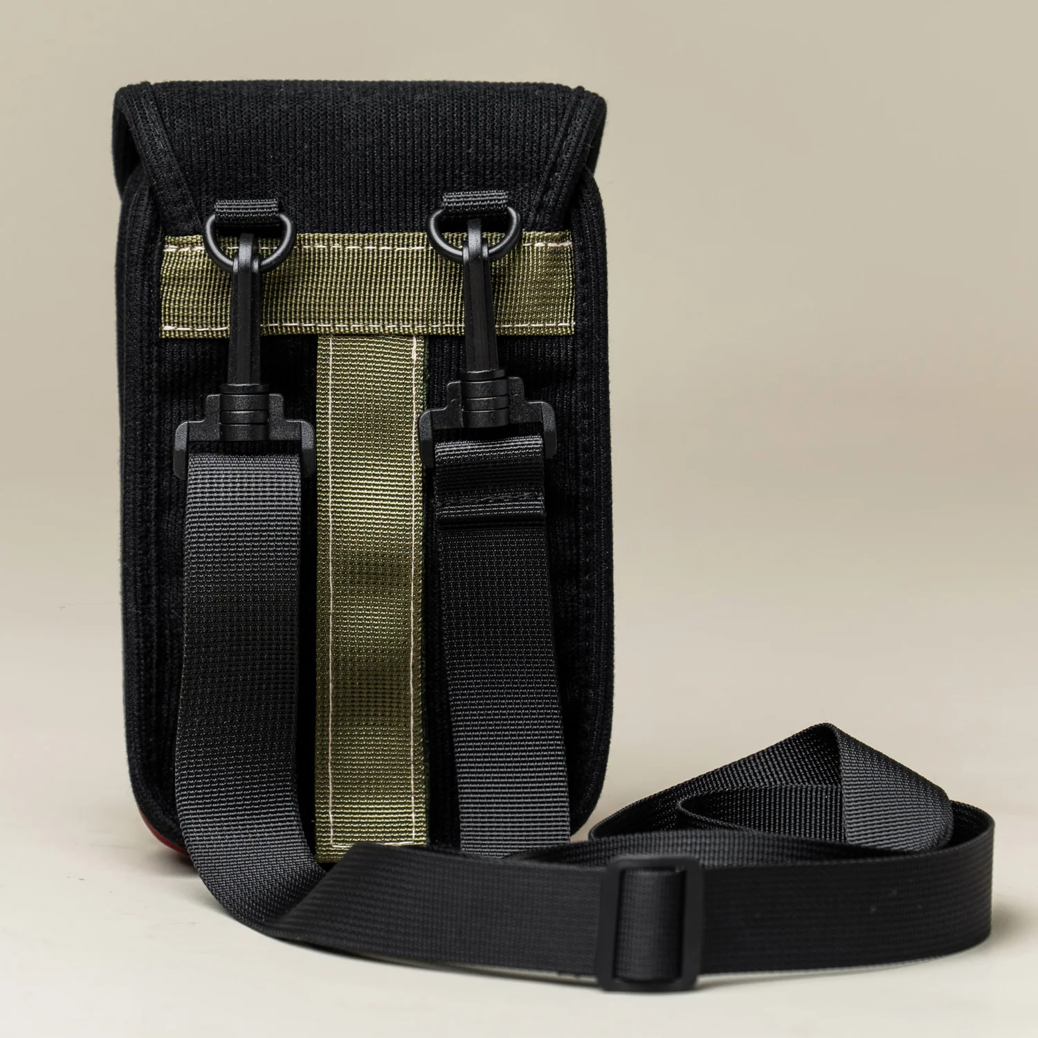 c by camel active Unisex Corduroy Sling Bag (51203270-Black) - Image 4